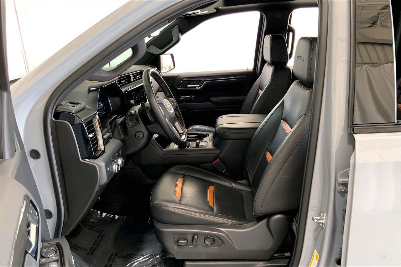 Used 2024 GMC Sierra 1500 AT4 w/ Technology Package AWD/4WD image 18