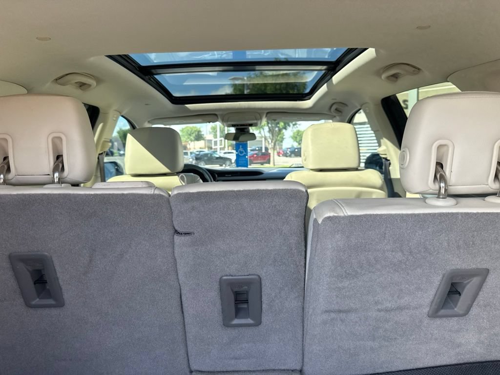 Used 2017 Cadillac XT5 Luxury w/ Driver Awareness Package FWD image 17