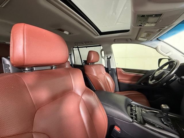 Used 2021 Lexus LX 570 4WD w/ Luxury Package image 27