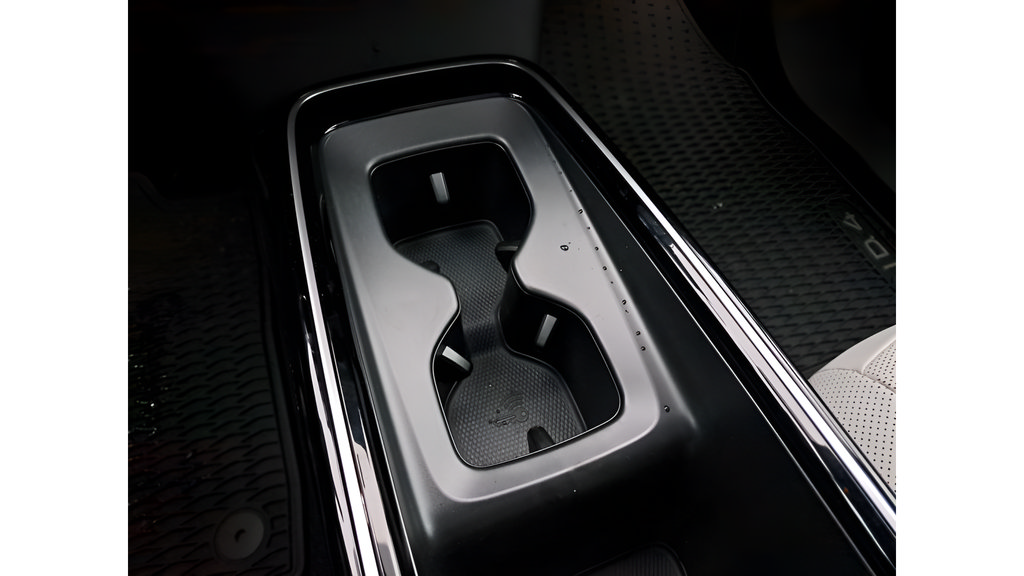 New 2025 Volkswagen ID.4 Pro S Plus AWD/4WD image 23