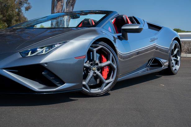 Used 2020 Lamborghini Huracan EVO RWD image 2