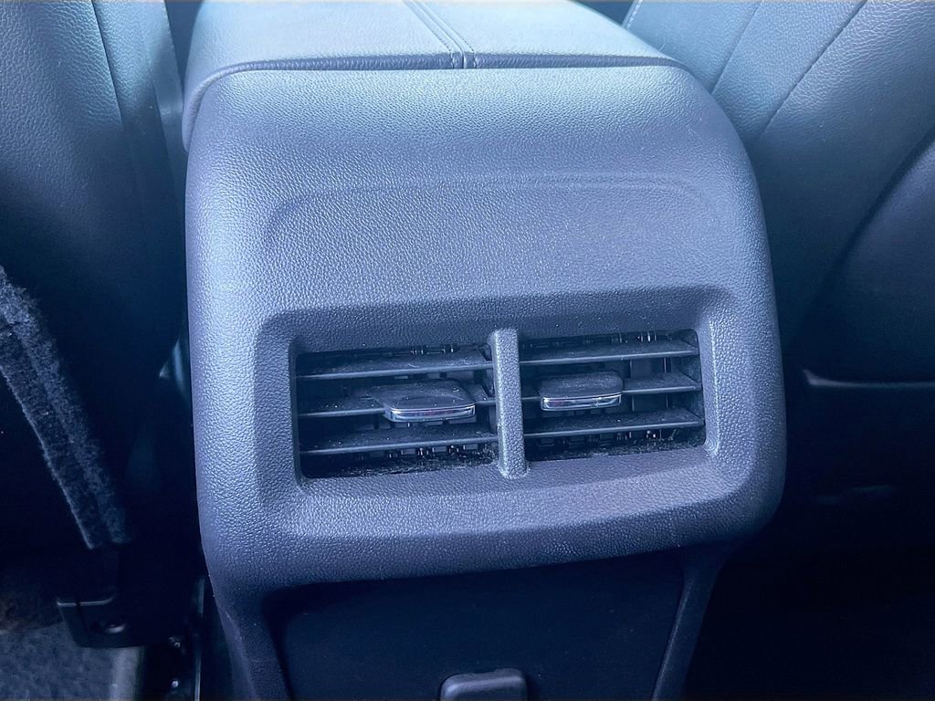 Used 2024 GMC Terrain SLT image 26