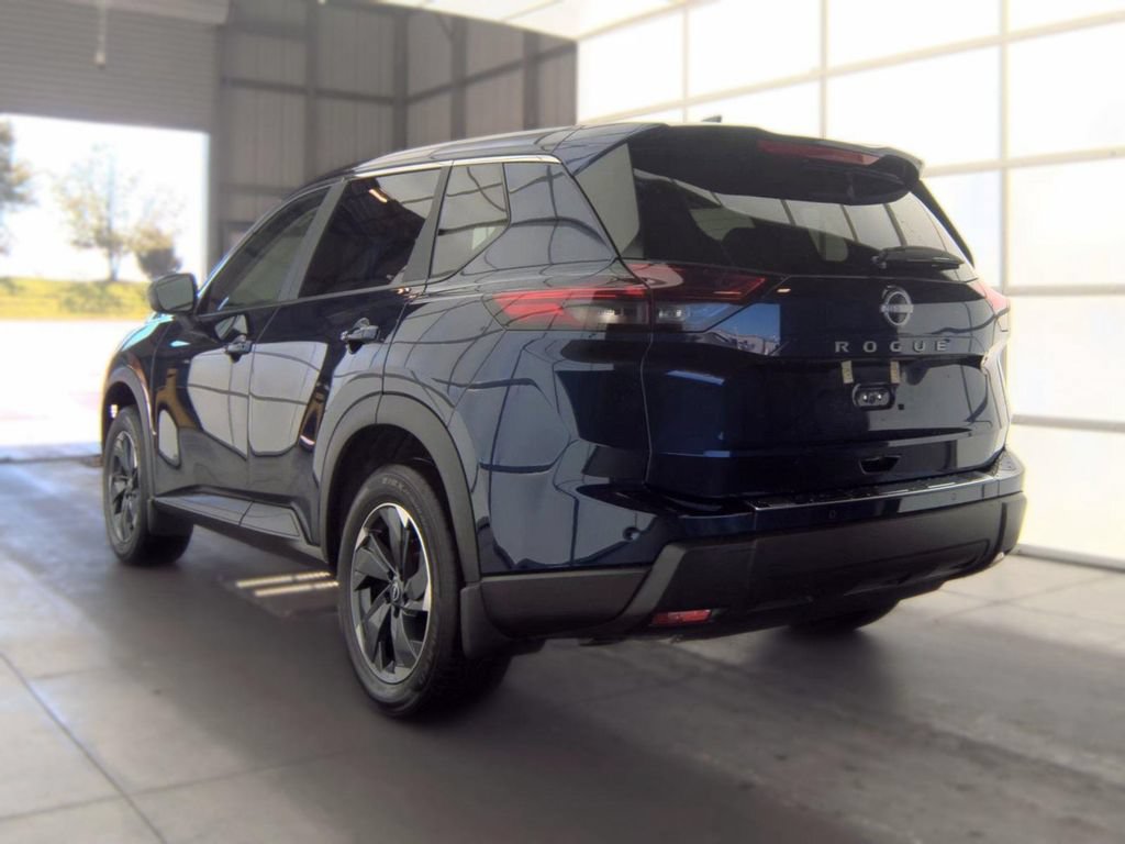 Certified 2025 Nissan Rogue SV FWD image 8