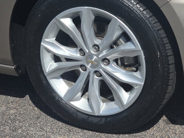 Used 2025 Chevrolet Malibu LT FWD image 8