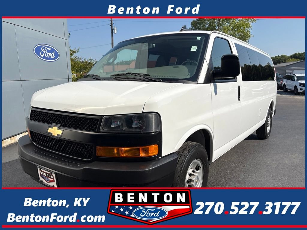 Used 2025 Chevrolet Express 3500 LS RWD image 1
