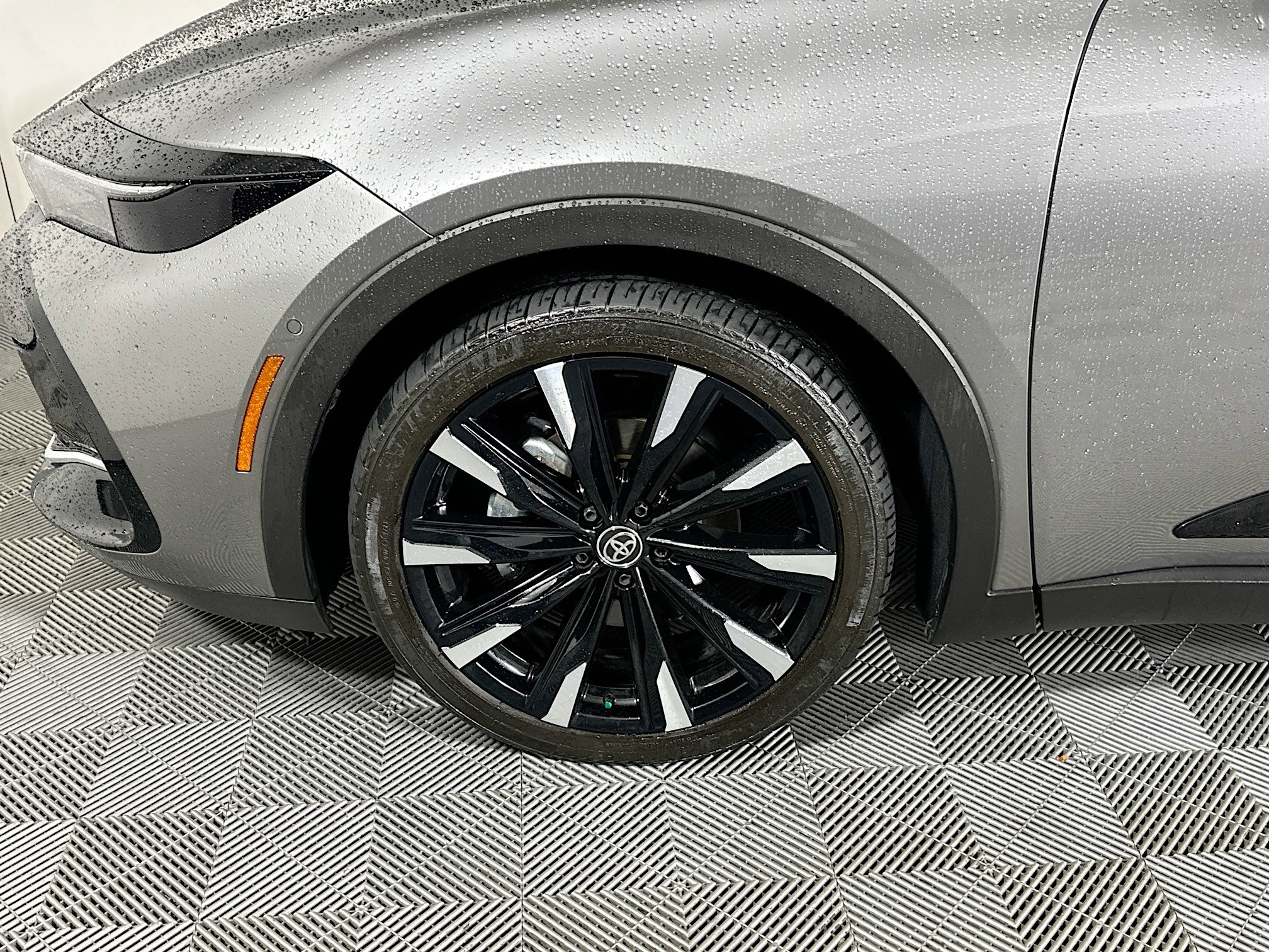 Used 2024 Toyota Crown Platinum AWD/4WD image 11