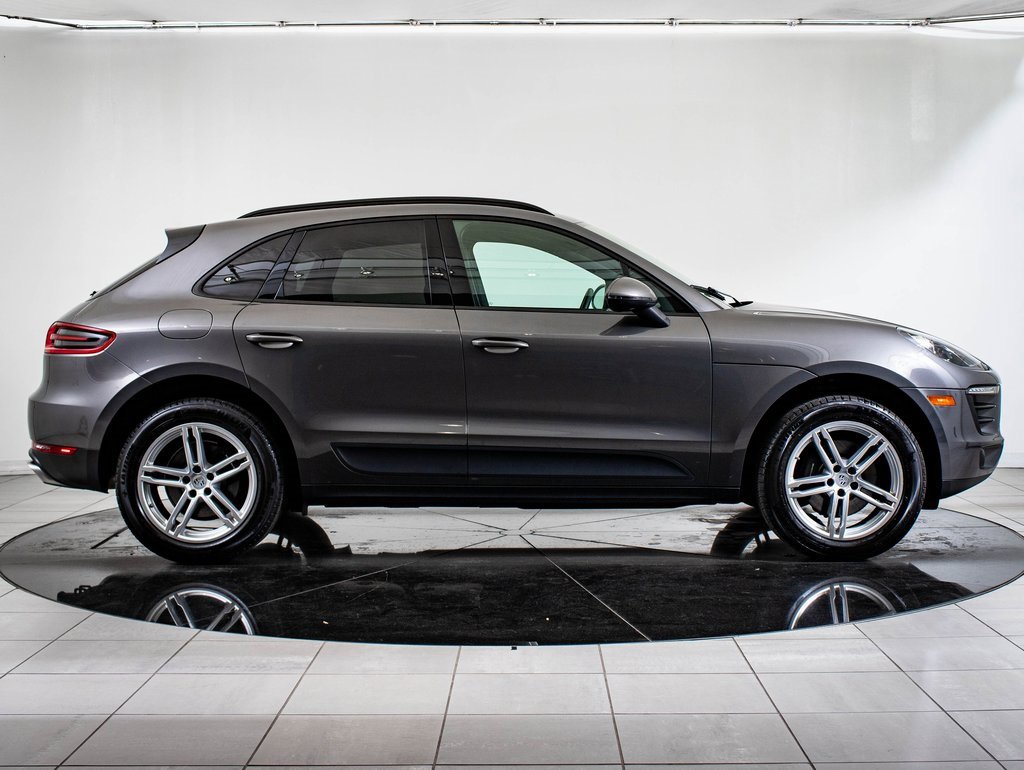 Certified 2018 Porsche Macan image 9