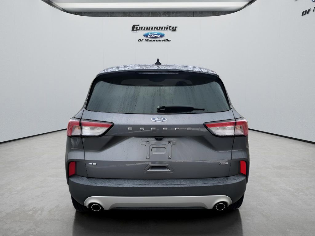Used 2022 Ford Escape SE image 8