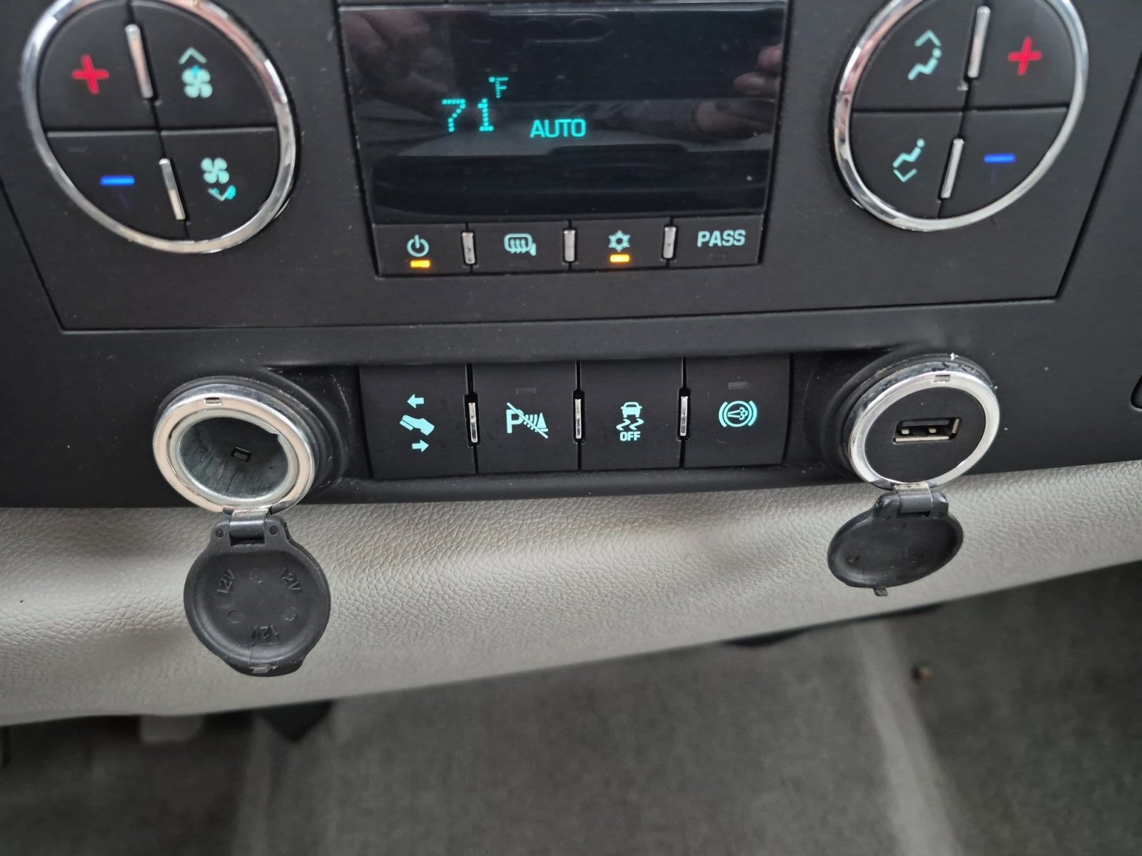 Used 2014 GMC Sierra 2500 SLE w/ Texas Edition image 18