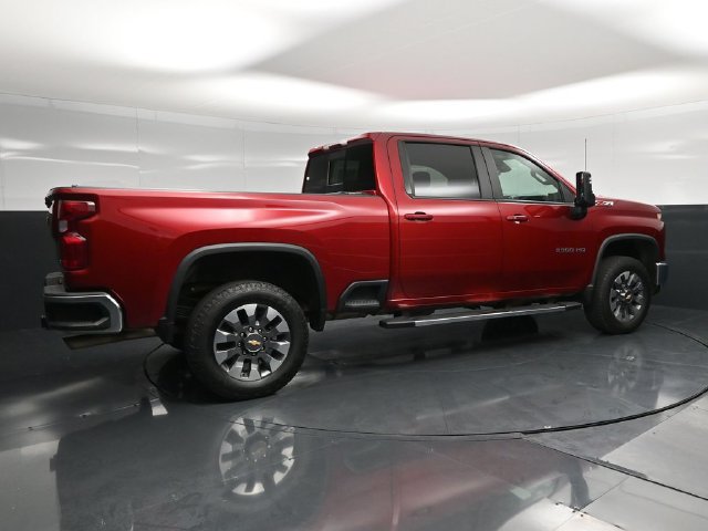 Used 2024 Chevrolet Silverado 3500 LT w/ Convenience Package AWD/4WD image 4