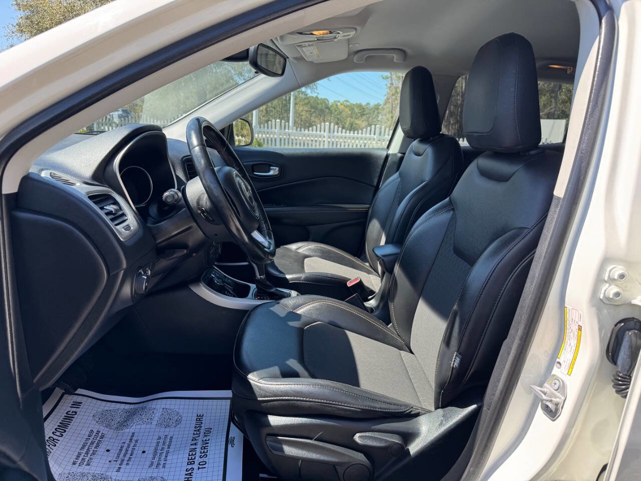 Used 2019 Jeep Compass Latitude image 10