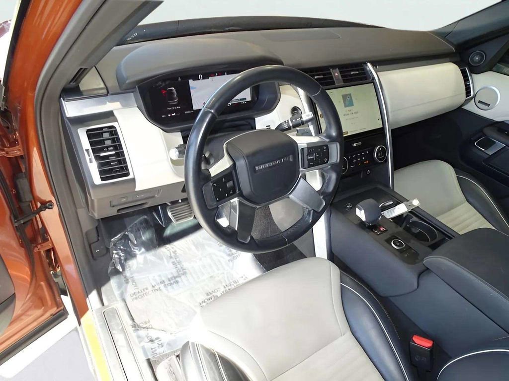 Used 2022 Land Rover Discovery HSE R-Dynamic image 11
