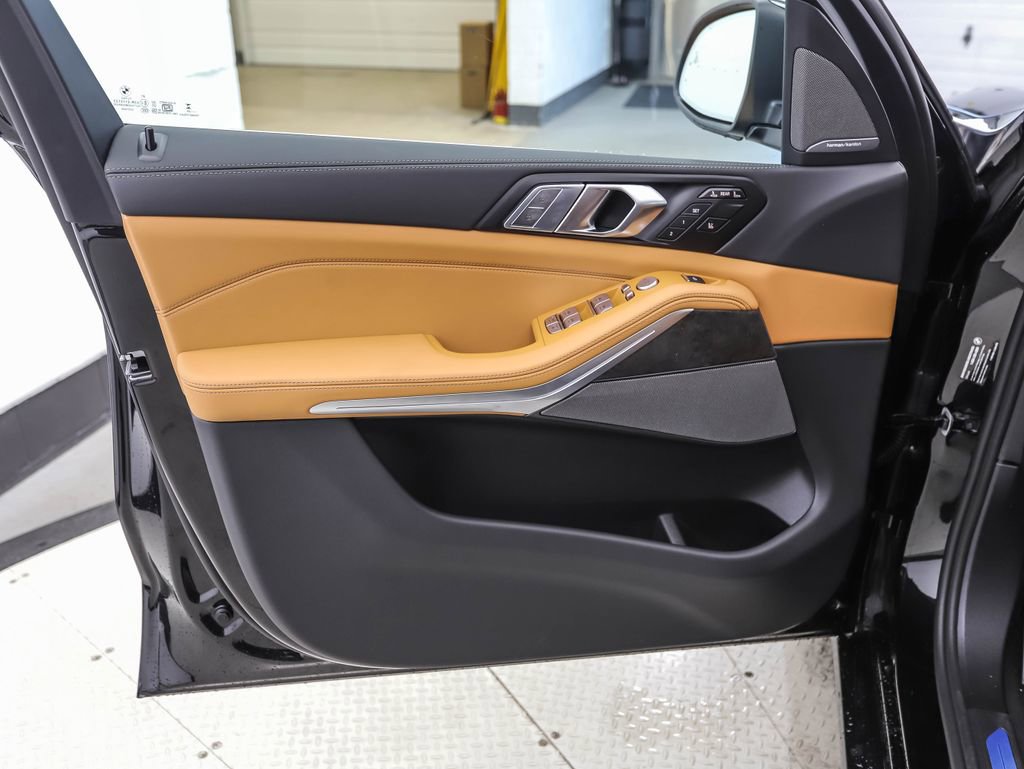 Used 2026 BMW X7 xDrive40i image 9