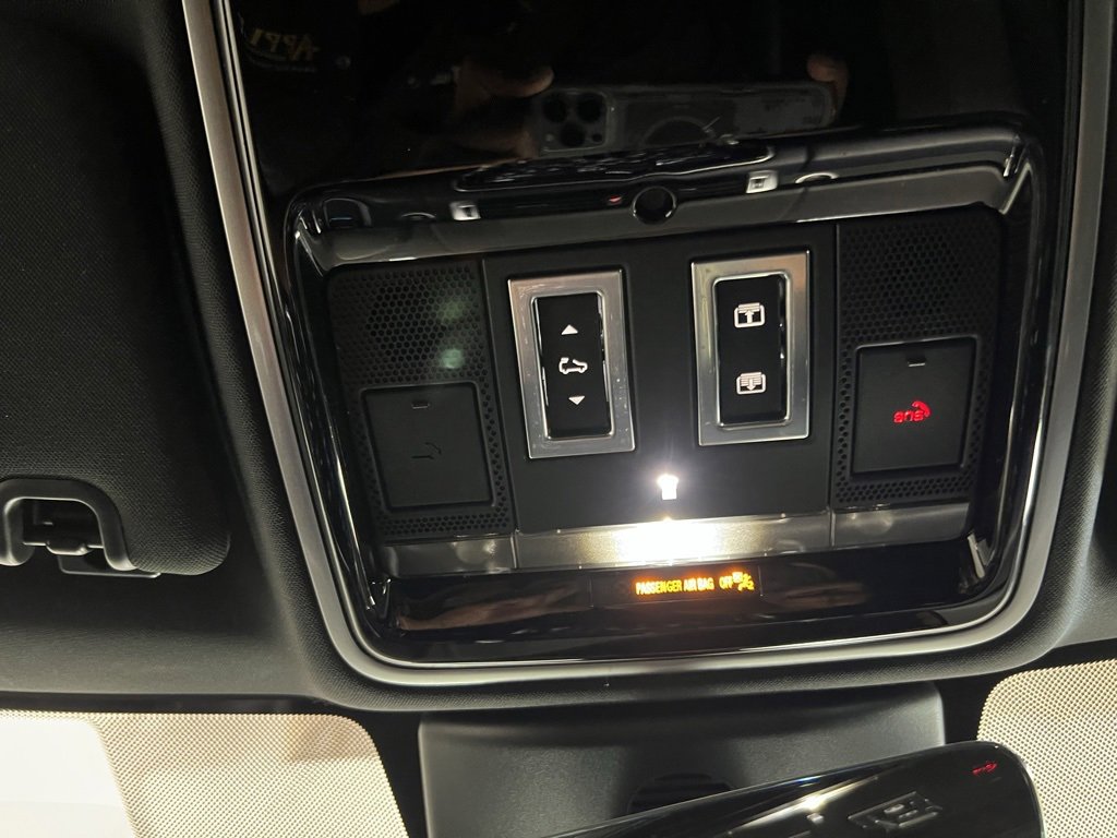 Used 2018 Land Rover Range Rover Sport HSE Dynamic image 15