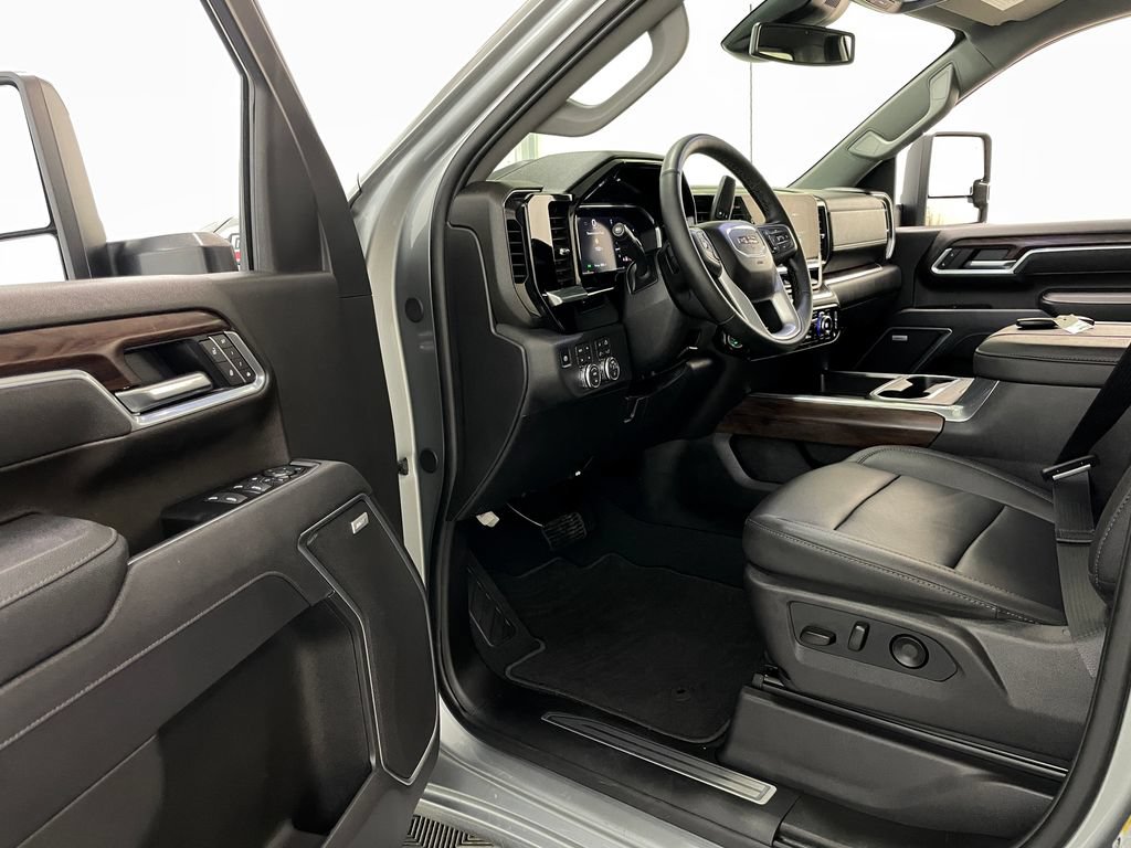Used 2026 GMC Sierra 2500 SLT w/ SLT Premium Package AWD/4WD image 25