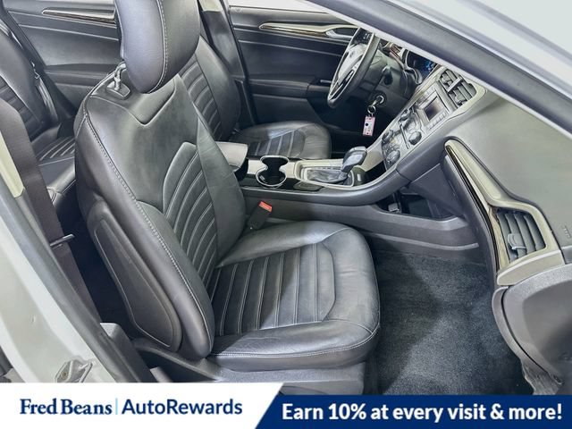 Used 2014 Ford Fusion SE w/ Equipment Group 202A FWD image 14
