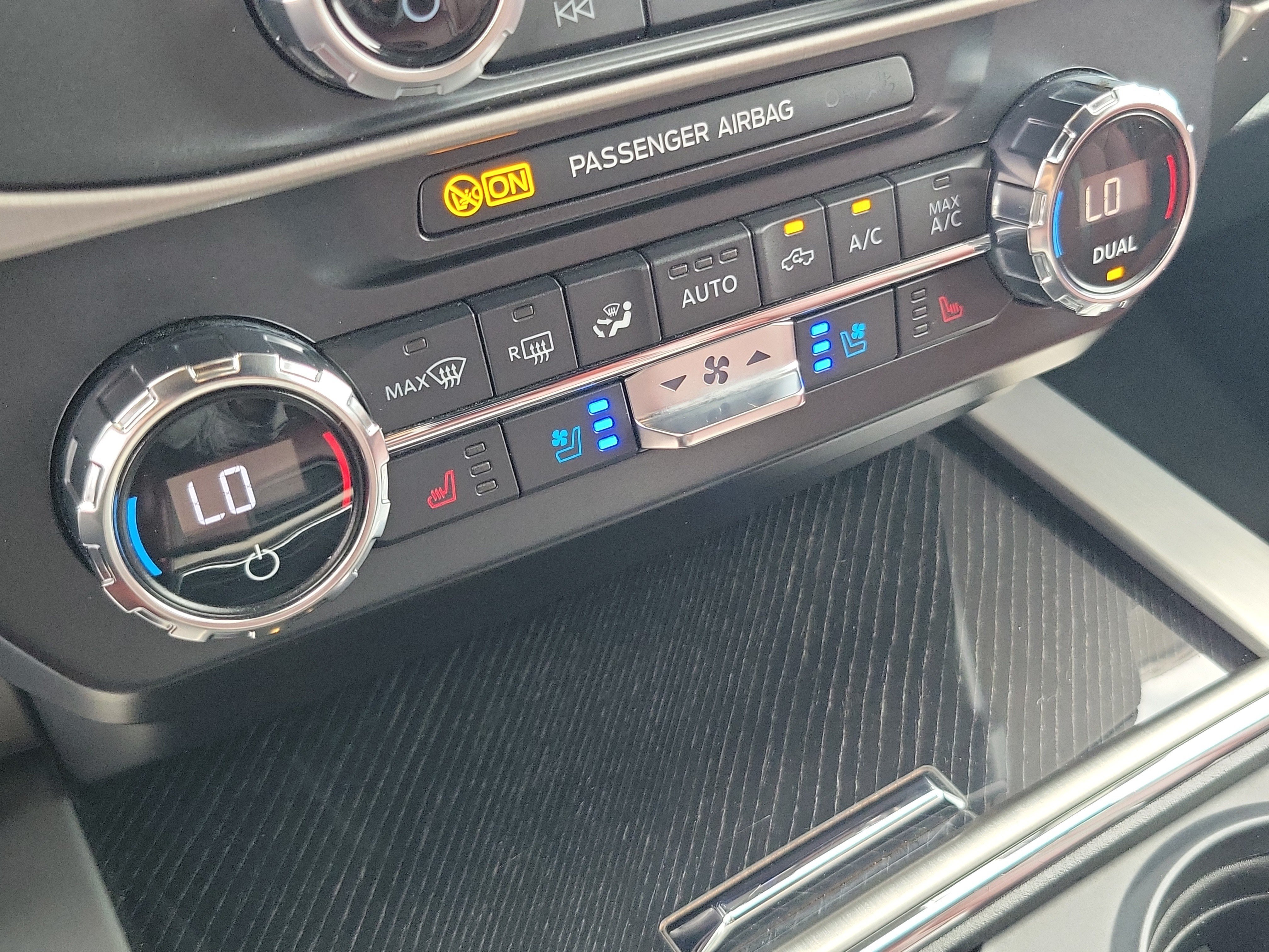 Used 2022 Ford F350 Platinum AWD/4WD image 24
