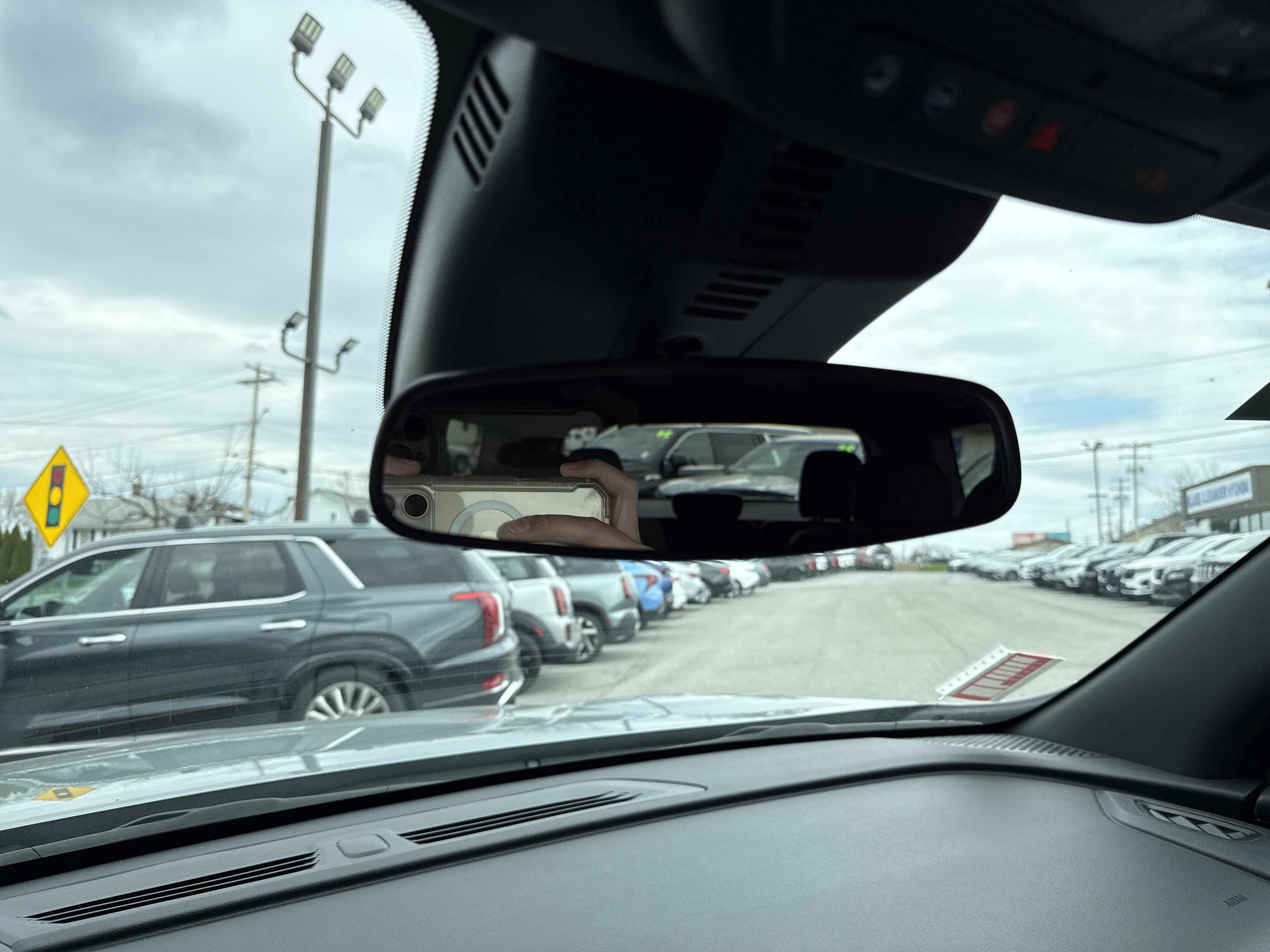 Used 2025 Chevrolet Traverse Z71 image 26