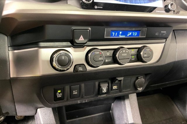 Used 2022 Toyota Tacoma SR5 w/ Technology Package AWD/4WD image 14