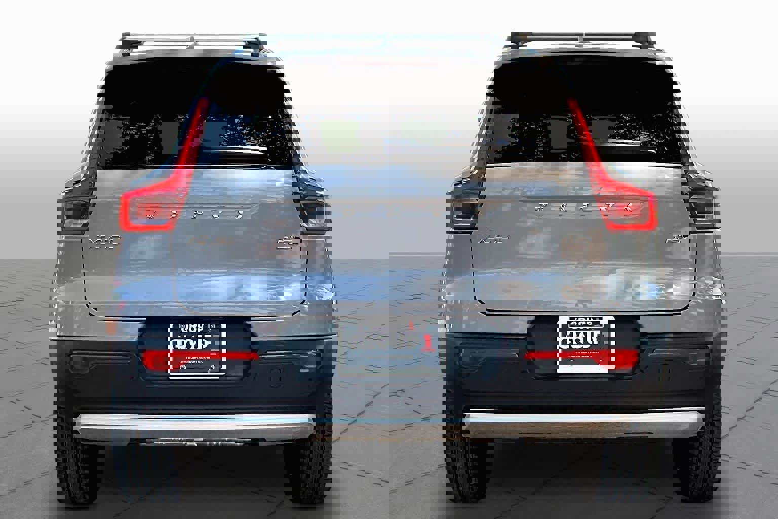 Used 2025 Volvo XC40 B5 Plus AWD/4WD image 5