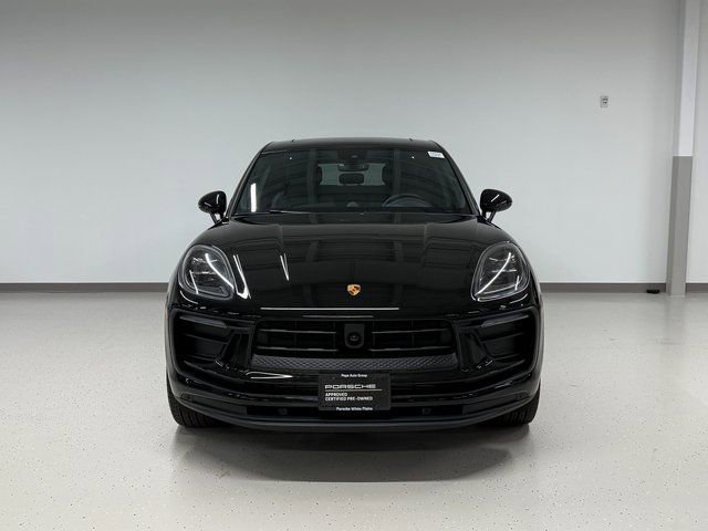 Certified 2023 Porsche Macan image 9