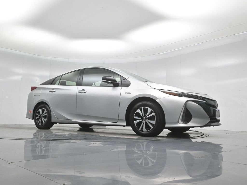 Used 2018 Toyota Prius Prime Plus w/ Carpet Mat Package FWD image 3