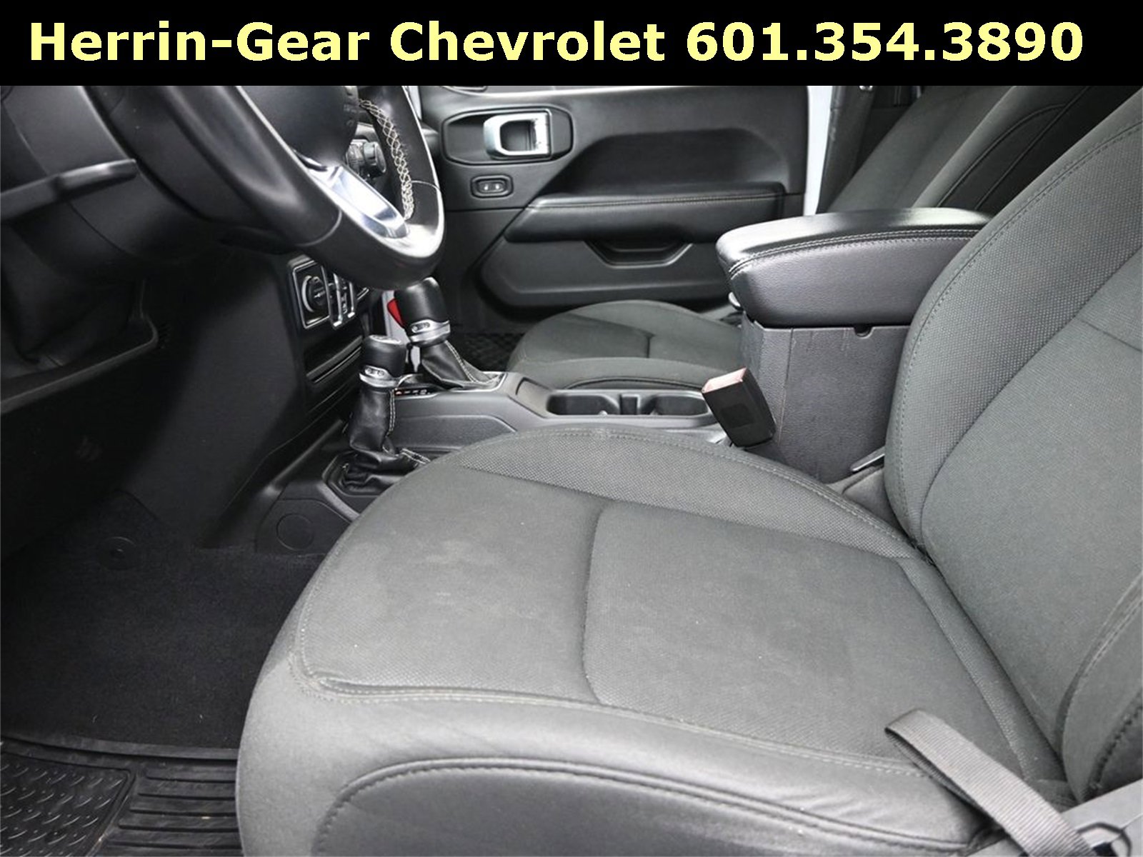 Used 2019 Jeep Wrangler Unlimited Sahara image 13