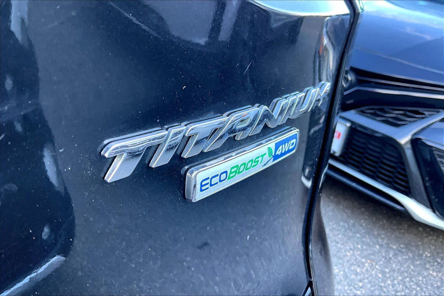 Used 2015 Ford Escape Titanium w/ Equipment Group 301A AWD/4WD image 10