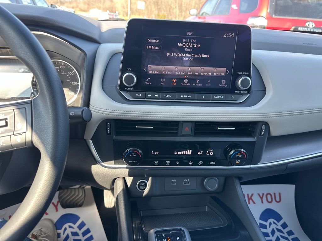 Used 2023 Nissan Rogue SV image 22