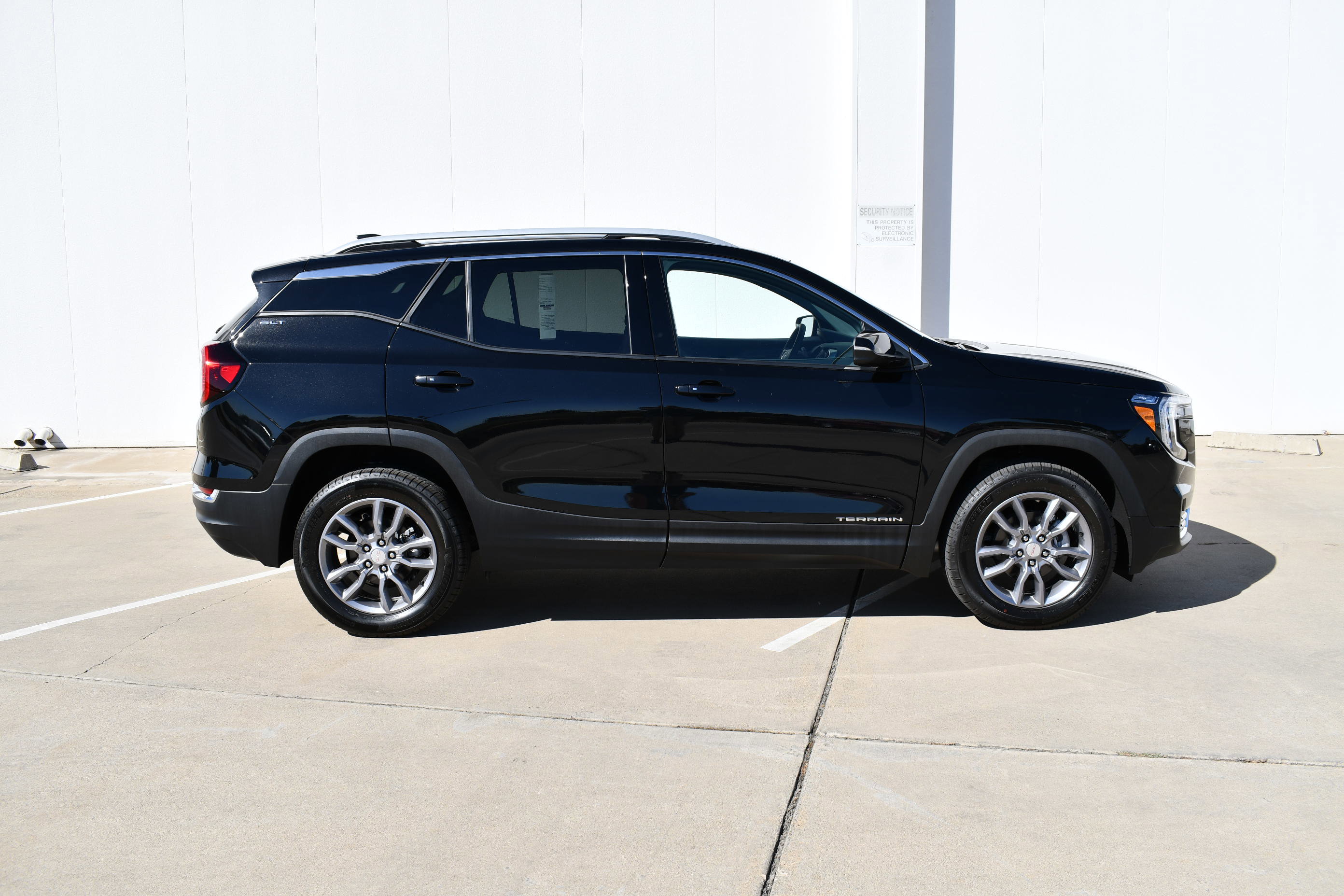 Used 2024 GMC Terrain SLT image 5