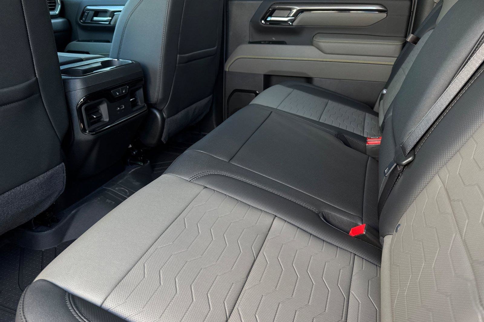 New 2026 Chevrolet Silverado 2500 ZR2 AWD/4WD image 15