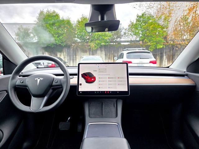 Used 2021 Tesla Model Y Long Range image 11