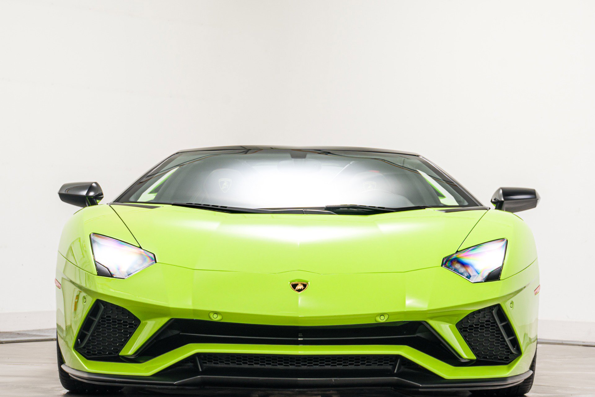Used 2019 Lamborghini Aventador S image 4