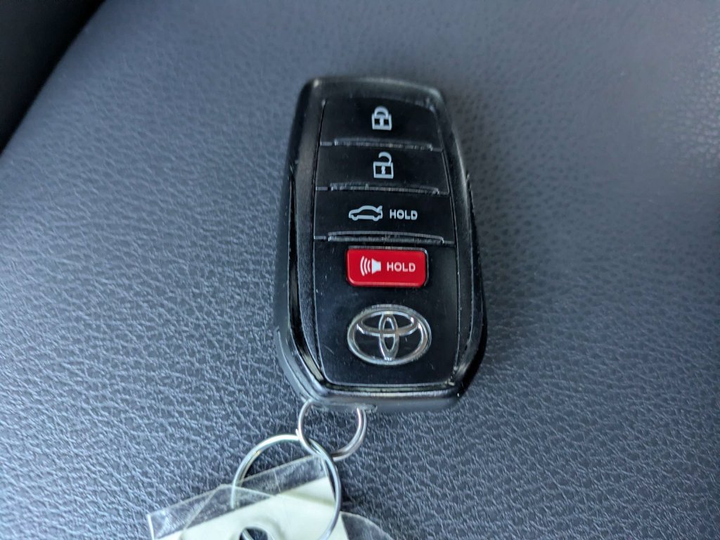 Used 2025 Toyota Camry SE FWD image 27