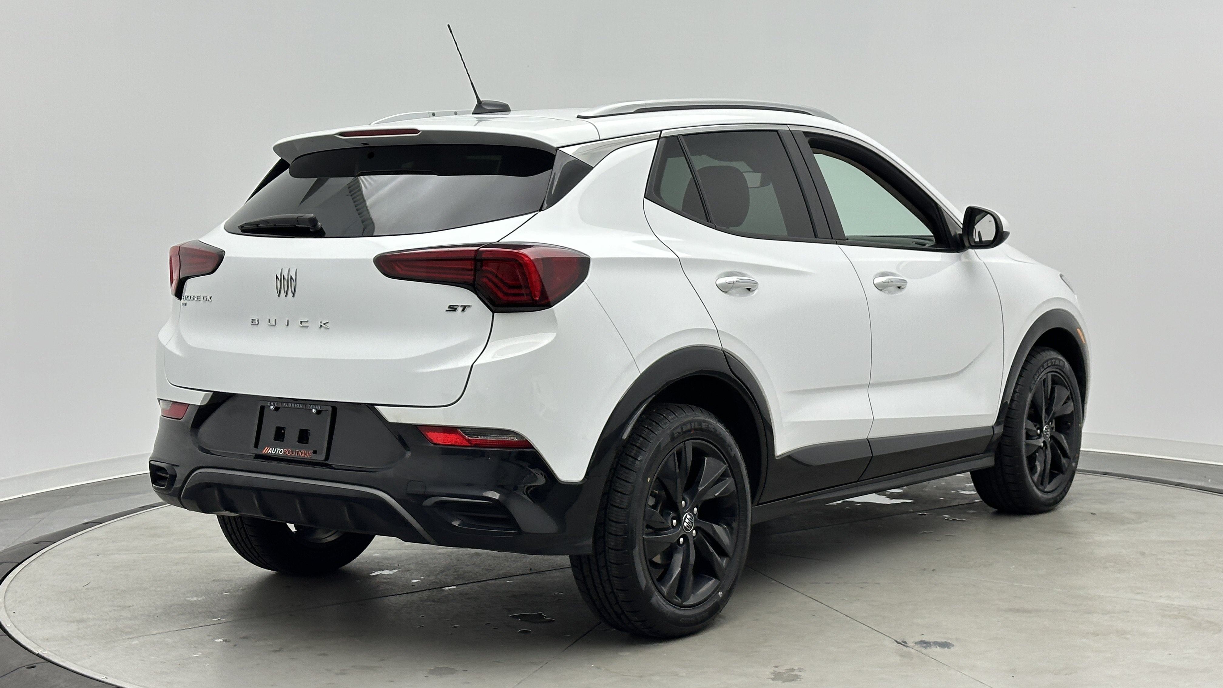 Used 2024 Buick Encore GX Sport Touring AWD/4WD image 7