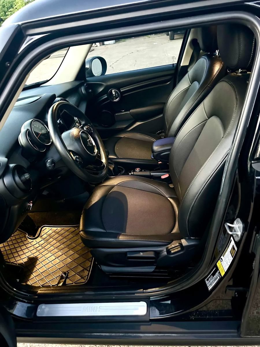 Used 2019 MINI Cooper 4-Door Hardtop FWD image 9