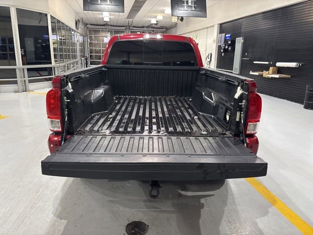 Used 2020 Toyota Tacoma TRD Off-Road w/ Technology Package image 30