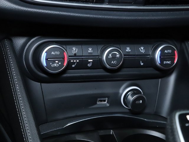 Used 2024 Alfa Romeo Stelvio Veloce image 26