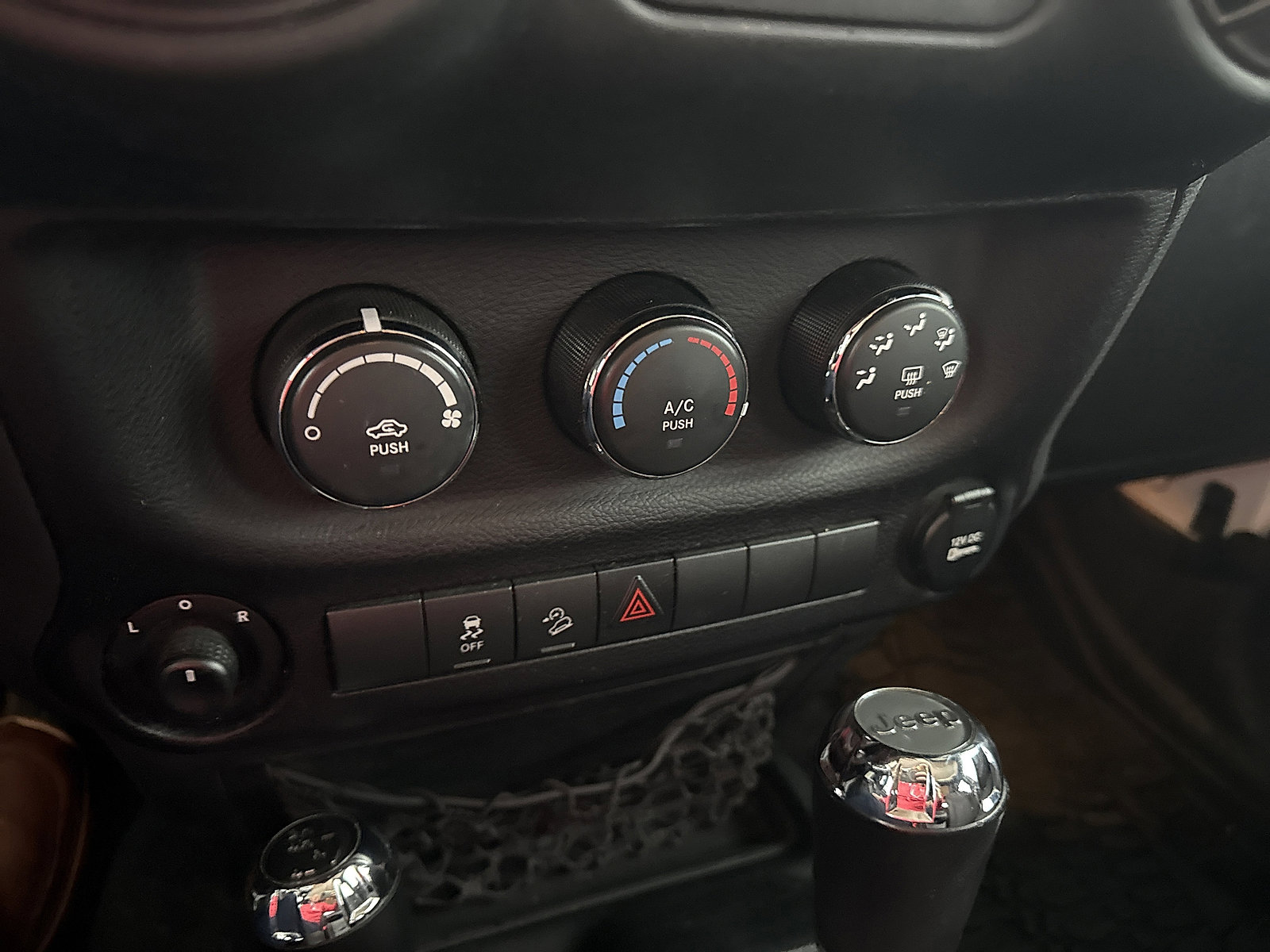 Used 2018 Jeep Wrangler Unlimited Sport S image 16