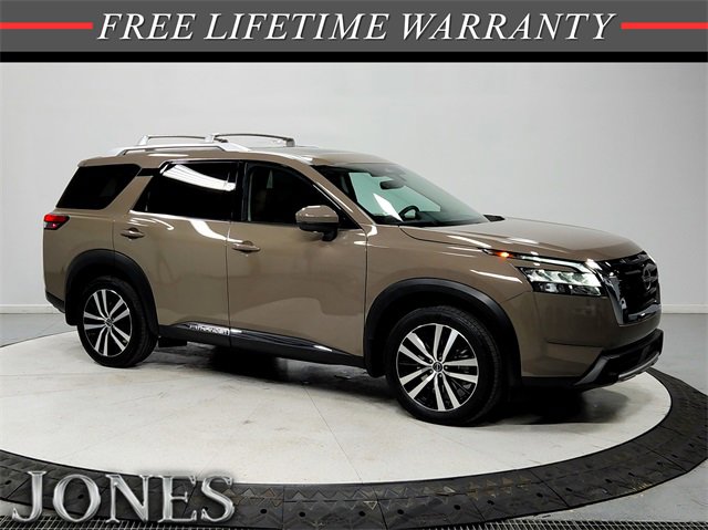 Used 2024 Nissan Pathfinder Platinum w/ Cargo Package