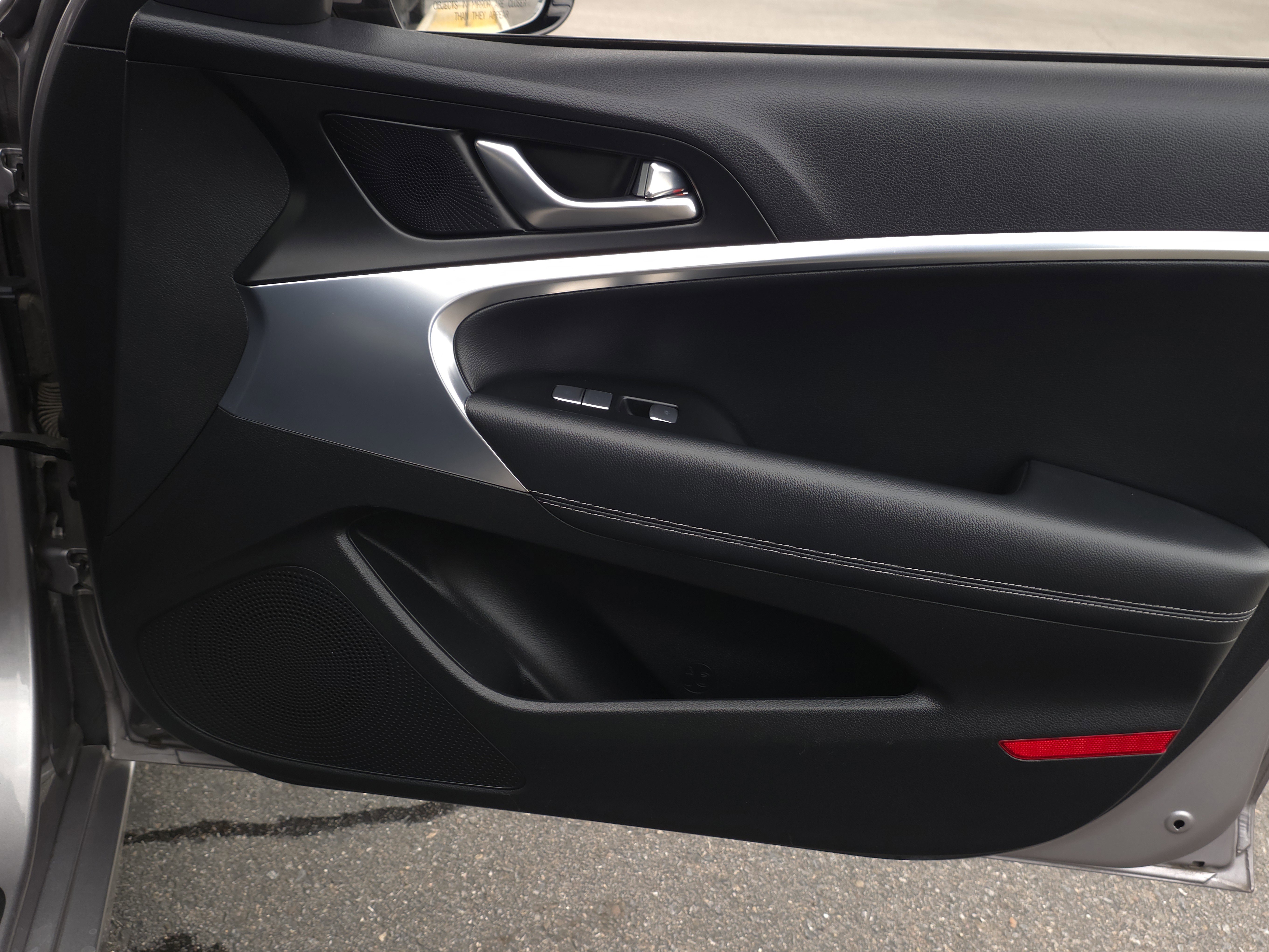 Used 2022 Genesis G70 2.0T image 29