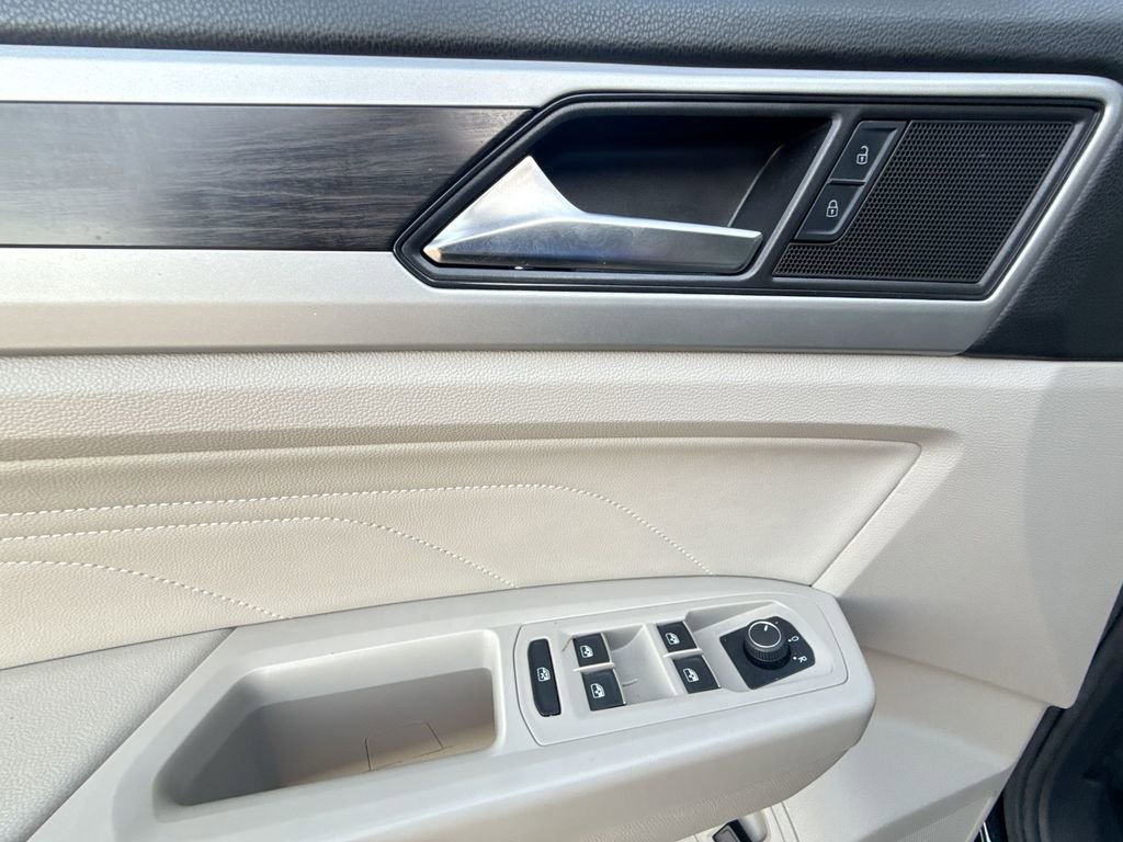 Used 2023 Volkswagen Atlas SE w/ Panoramic Sunroof Package image 15