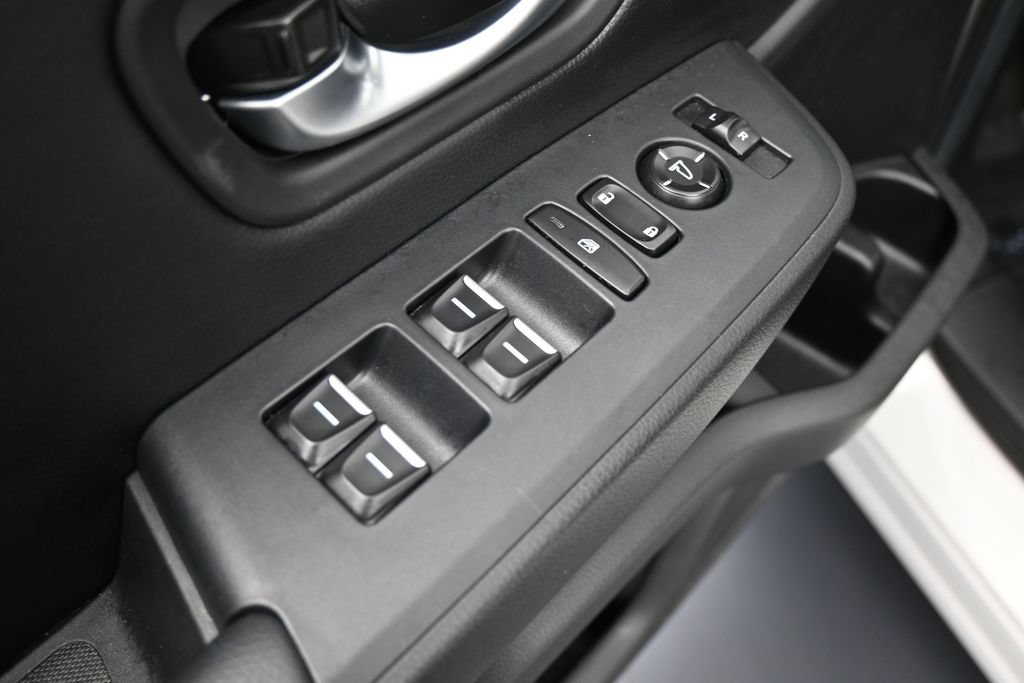 Used 2025 Honda Pilot Touring image 14