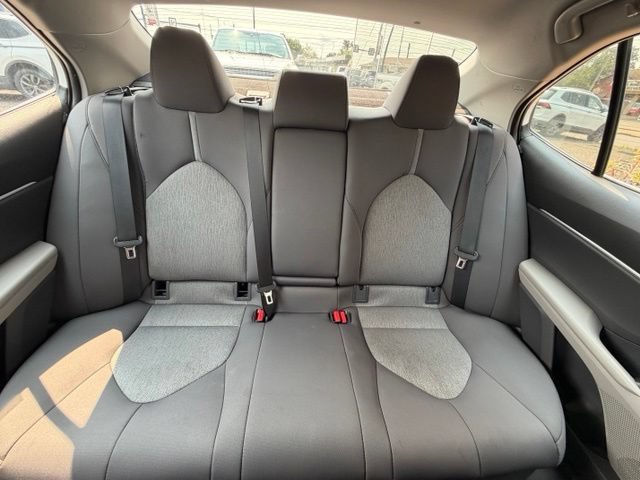 Used 2021 Toyota Camry LE FWD image 17
