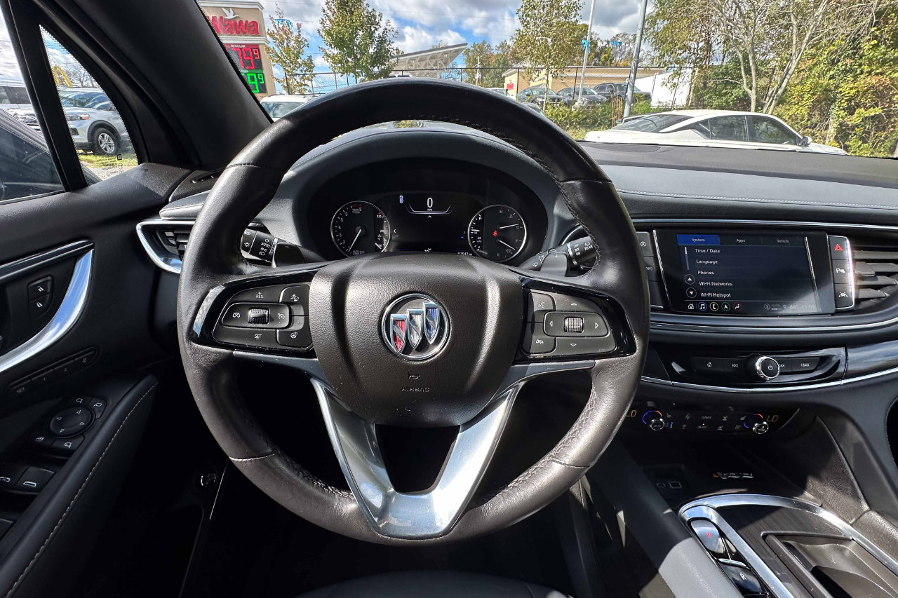 Used 2024 Buick Enclave Premium image 14