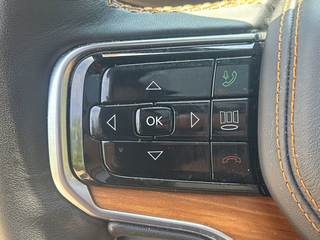 Used 2025 Jeep Grand Wagoneer L Series III w/ Rear Seat Video Group 1 image 27