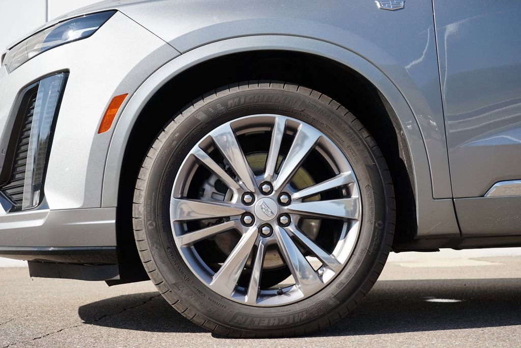 Used 2025 Cadillac XT6 Premium Luxury image 41