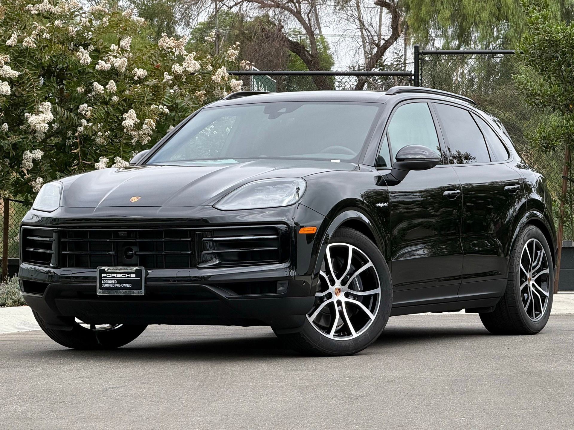 Used 2026 Porsche Cayenne E-Hybrid AWD/4WD image 1