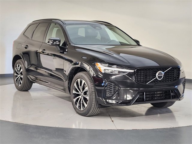Used 2025 Volvo XC60 B5 Core image 5