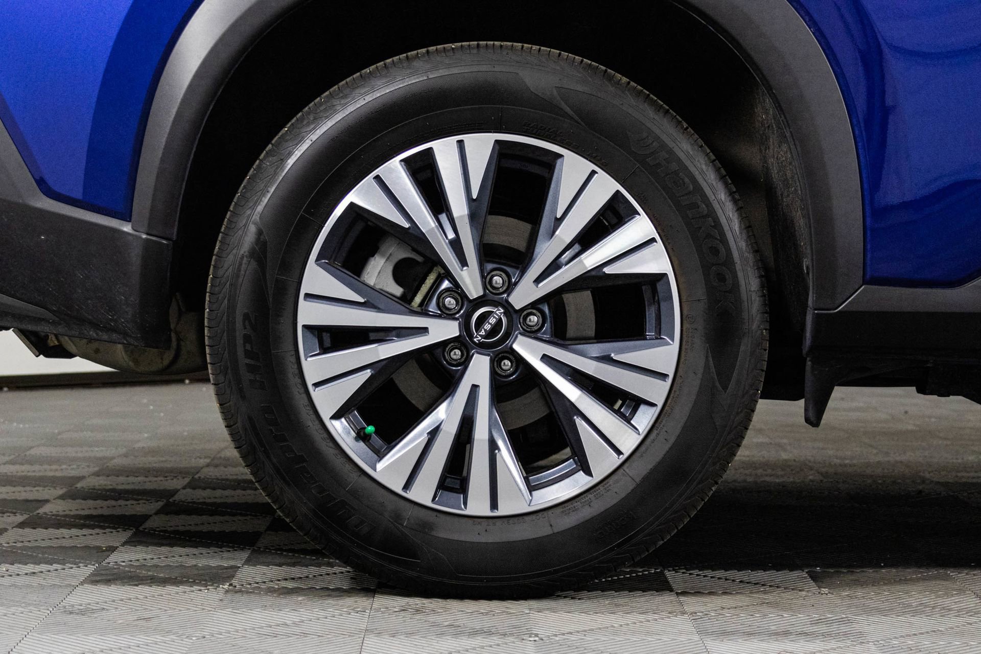 Used 2023 Nissan Rogue SV w/ SV Premium B Package image 43